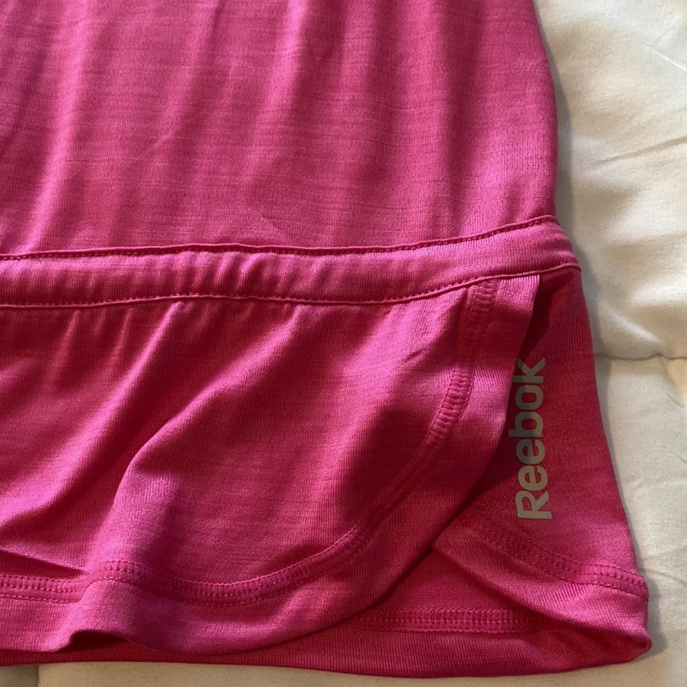 NWT- Pink Reebok runners top.  Barbiecore Vibes!  Slim Fit. Women’s size S. - Picture 9 of 14